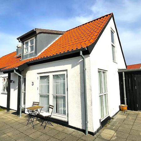 Byhus Centralt Pa Laeso Vesterø Havn エクステリア 写真